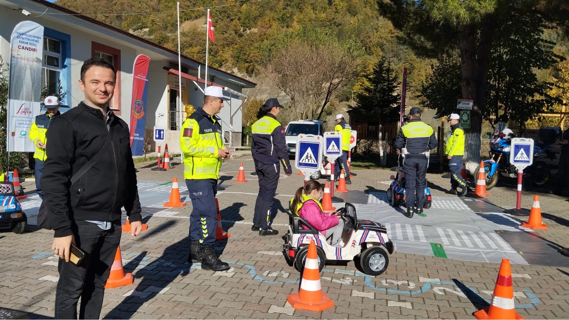 Erfelek Trafik Jandarması, 23 Nisan Anaokulunda Trafik Güvenliği Eğitimi Düzenledi